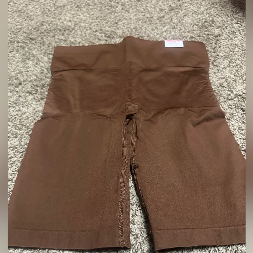 CACIQUE THE SLIMMER HIGH-WAIST SHORT: BROWN: NWT: SZ 14/16